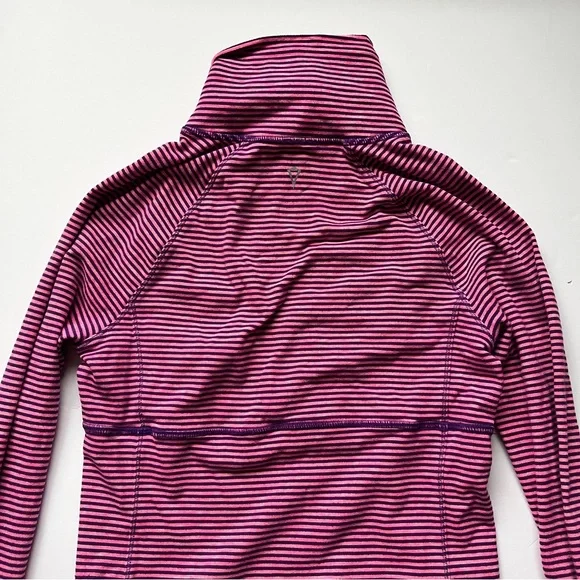 Ivivva Run Your Heart Out Pullover 1/2 Zip Pink Purple Surge MVP Stripe Sz 12 - Picture 10 of 12